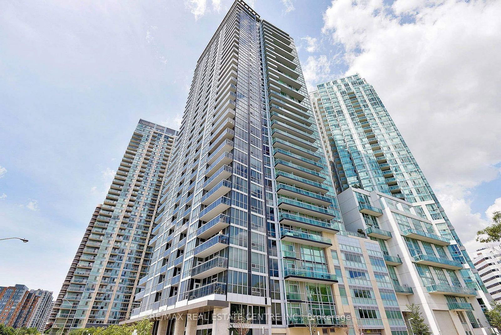 Condo for lease at 1808-223 Webb Drive, Mississauga, City Centre, L5B 0E8 - MLS: W11958966