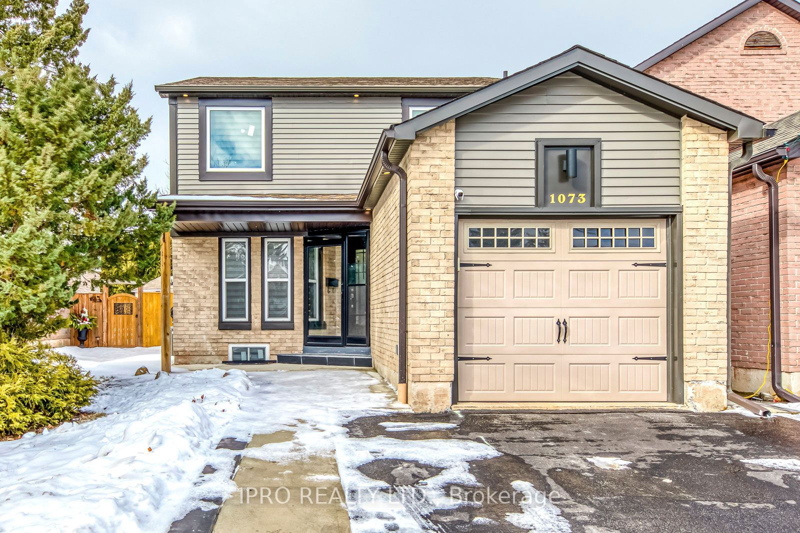 Detached House for sale at 1073 Montgomery Drive, Oakville, Glen Abbey, L6M 1E8 - MLS: W11959131