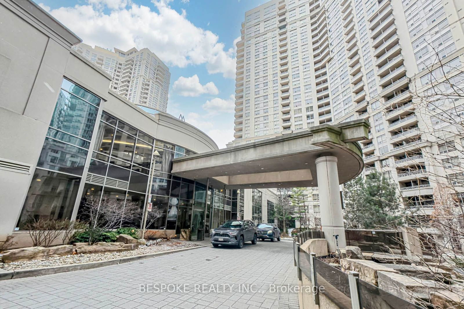 Condo sold at 123-3888 Duke Of York Boulevard, Mississauga, City Centre, L5B 4P5 - MLS: W11959139