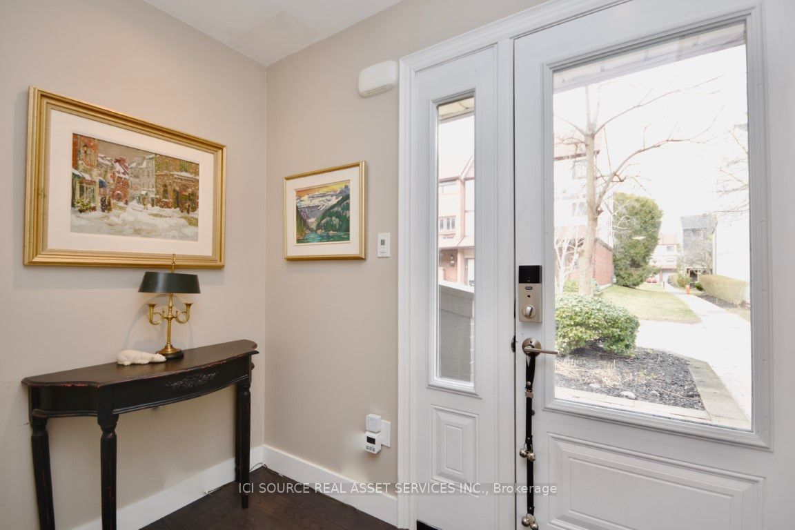 Townhouse for sale at 16-1060 Walden Circle, Mississauga, Clarkson, L5J 4J9 - MLS: W11959205