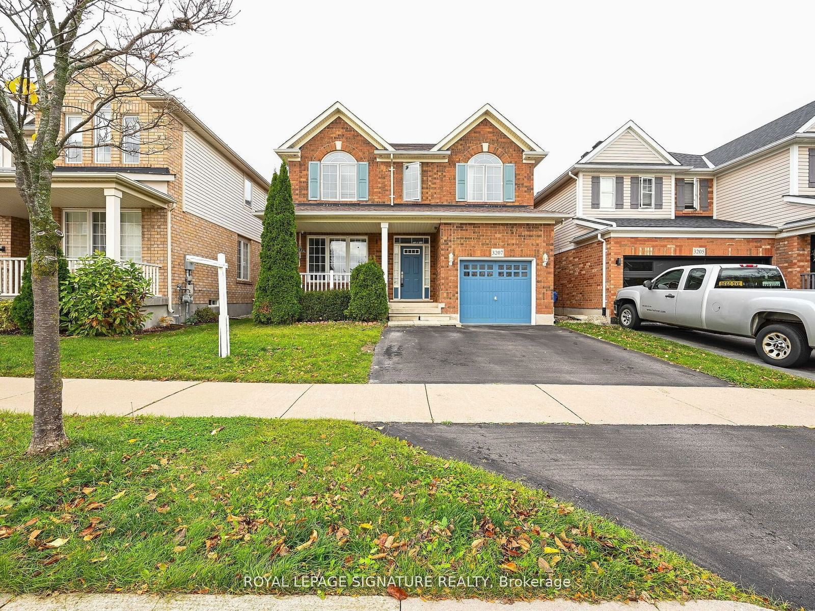 Detached House for sale at 3207 Munson Crescent, Burlington, Alton, L7M 0C2 - MLS: W11959275