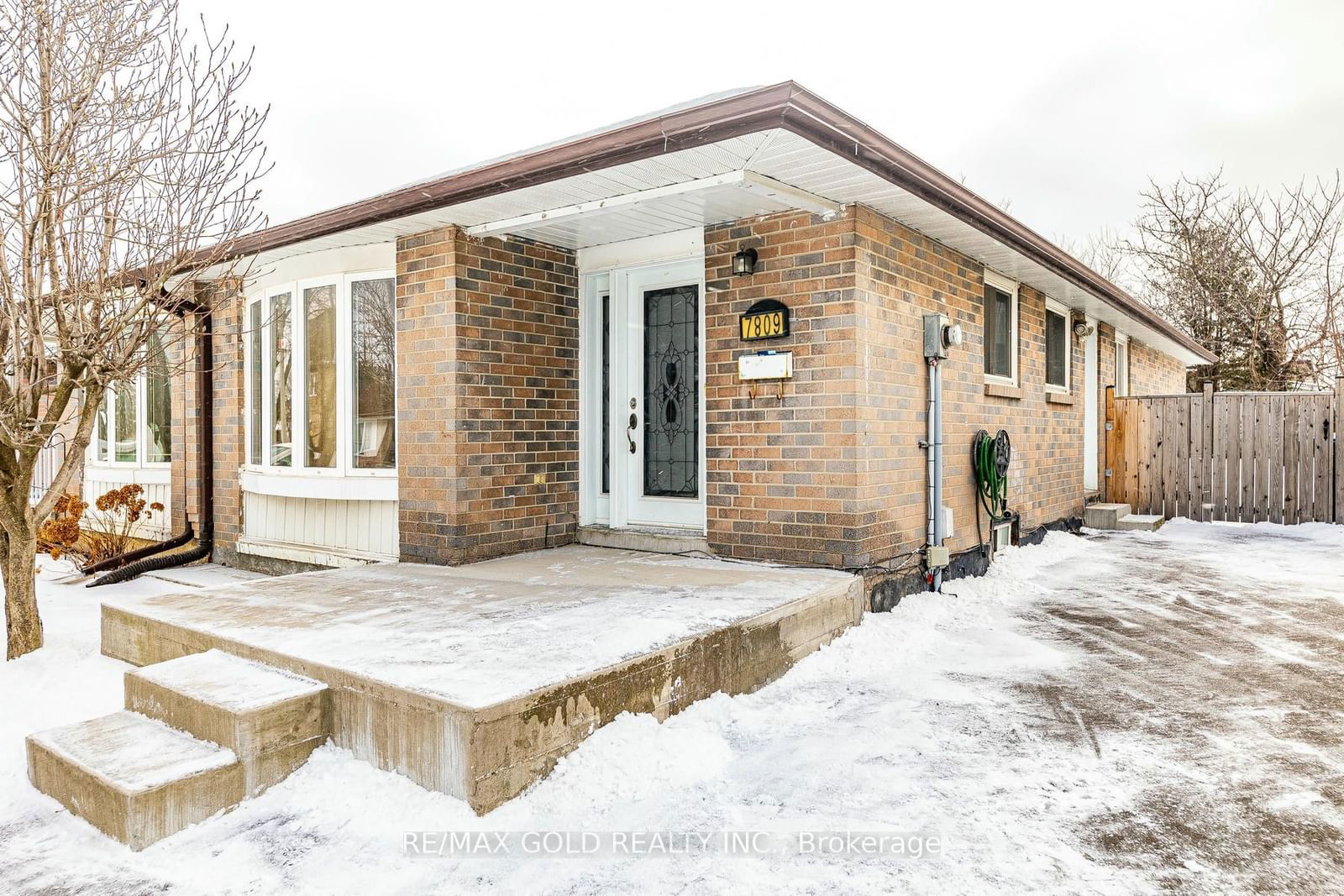 Semi-Detached House for sale at 7809 Priory Crescent, Mississauga, Malton, L4T 3H6 - MLS: W11959299