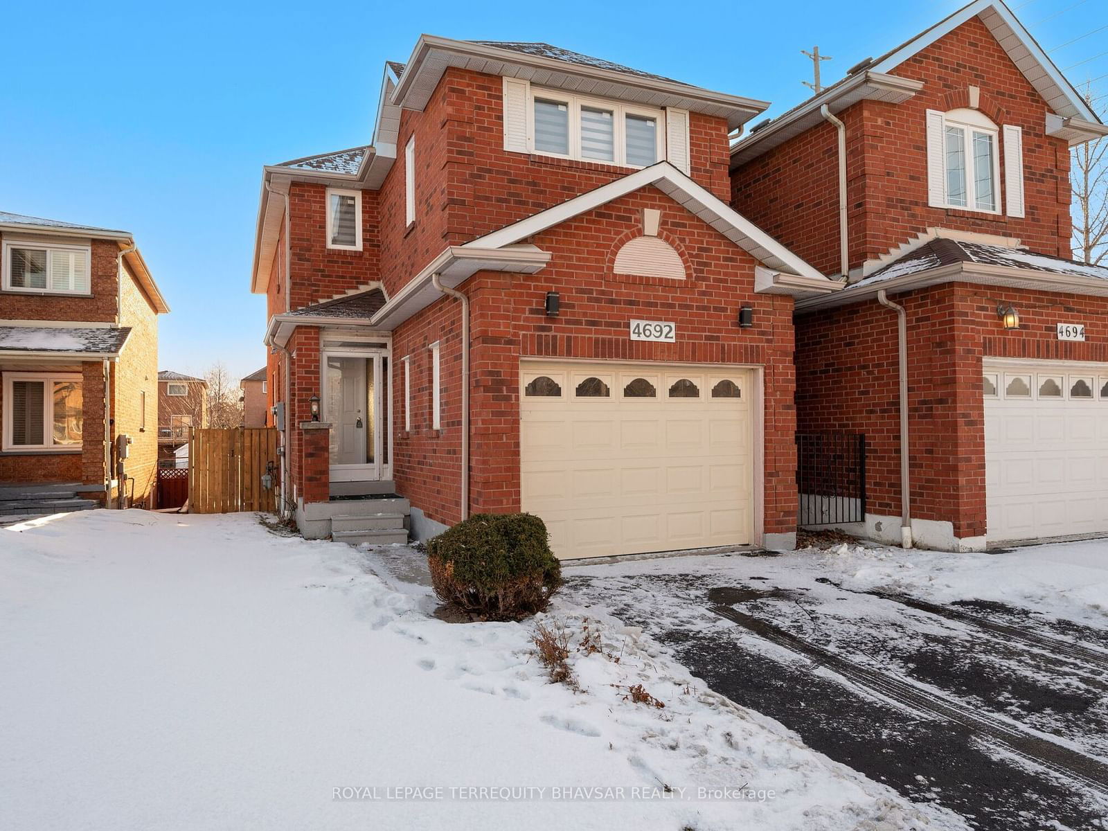 Semi-Detached House for sale at 4692 Owl Circle, Mississauga, Hurontario, L4Z 2W6 - MLS: W11959387