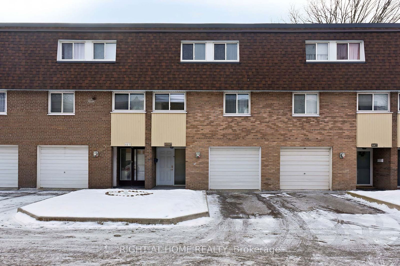 Townhouse for sale at 888-34 Tandridge Crescent, Toronto, Elms-Old Rexdale, M9W 2P2 - MLS: W11959390