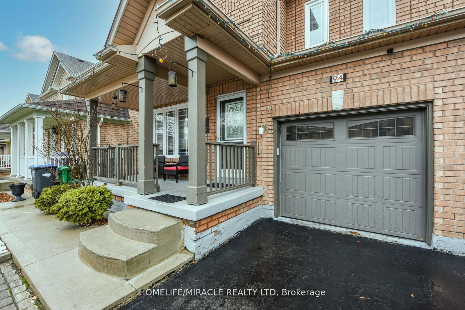 Semi-Detached House for sale at 94 Saintsbury Crescent, Brampton, Sandringham-Wellington, L6R 2V8 - MLS: W11959447