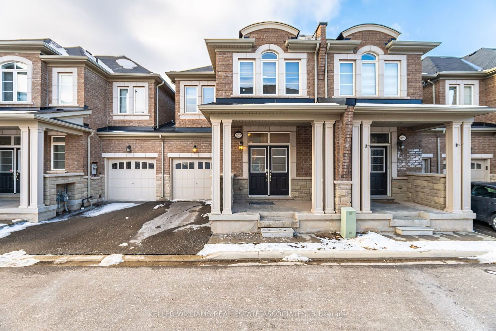 Townhouse for sale at 3027 Rivertrail Common, Oakville, Rural Oakville, L6M 0Z1 - MLS: W11959476