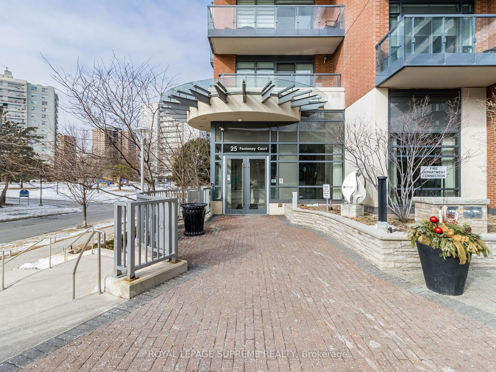 Condo for sale at 607-25 Fontenay Court, Toronto, Edenbridge-Humber Valley, M9A 0C4 - MLS: W11959516