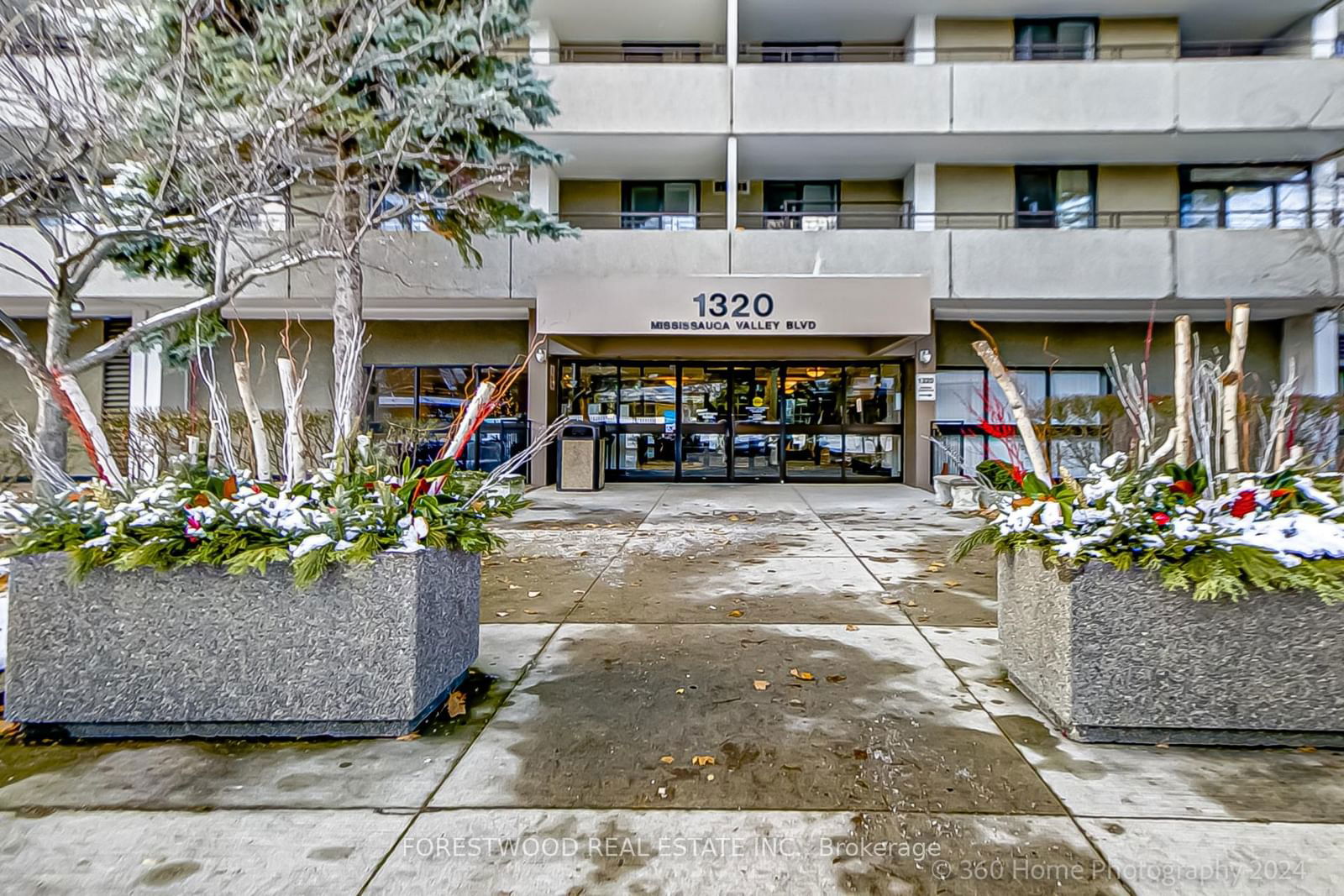 Condo for sale at 1015-1320 Mississauga Valley Boulevard, Mississauga, Mississauga Valleys, L5A 3S9 - MLS: W11959520