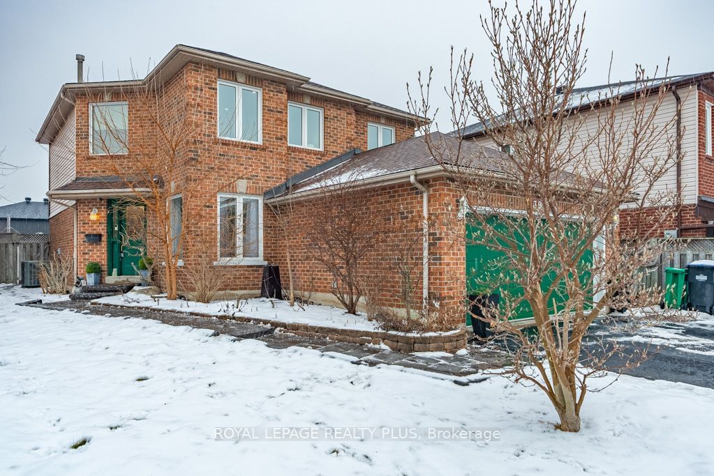 Detached House sold at 3934 Renfrew Crescent, Mississauga, Erin Mills, L5L 4J5 - MLS: W11959813