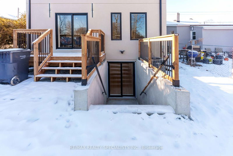 home for lease on 1351 Northmount Avenue