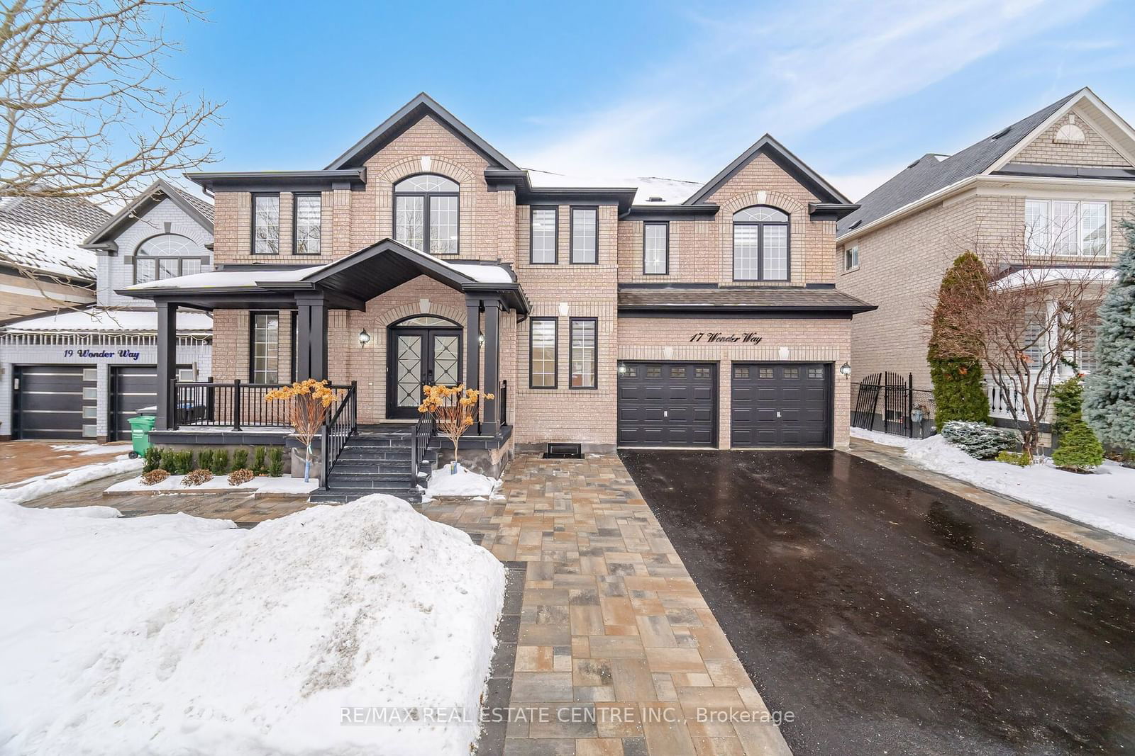 Detached House for sale at 17 Wonder Way, Brampton, Vales of Castlemore, L6P 1G1 - MLS: W11959968