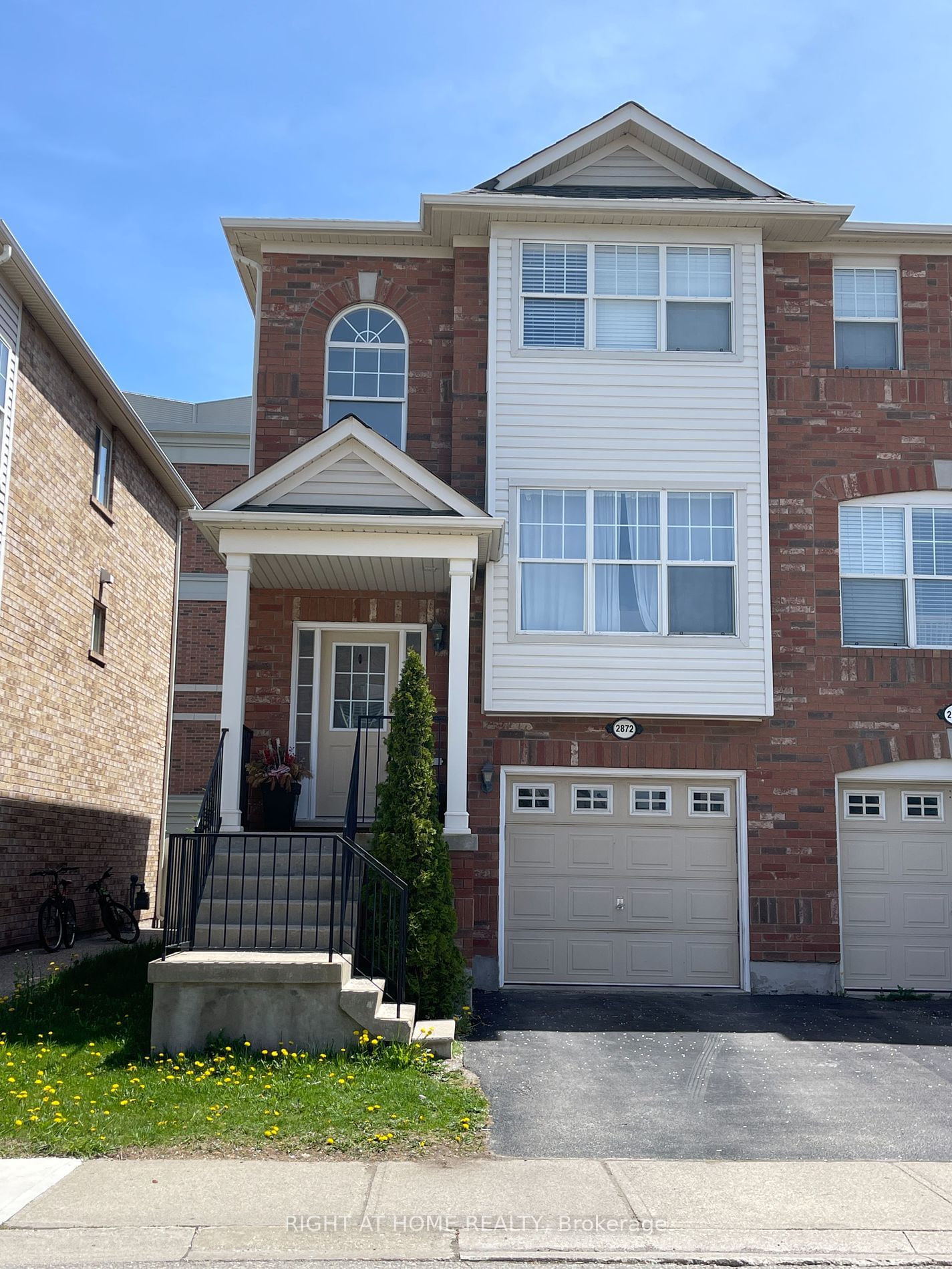 Townhouse for sale at 2872 Garnethill Way, Oakville, West Oak Trails, L6M 5E8 - MLS: W11959992