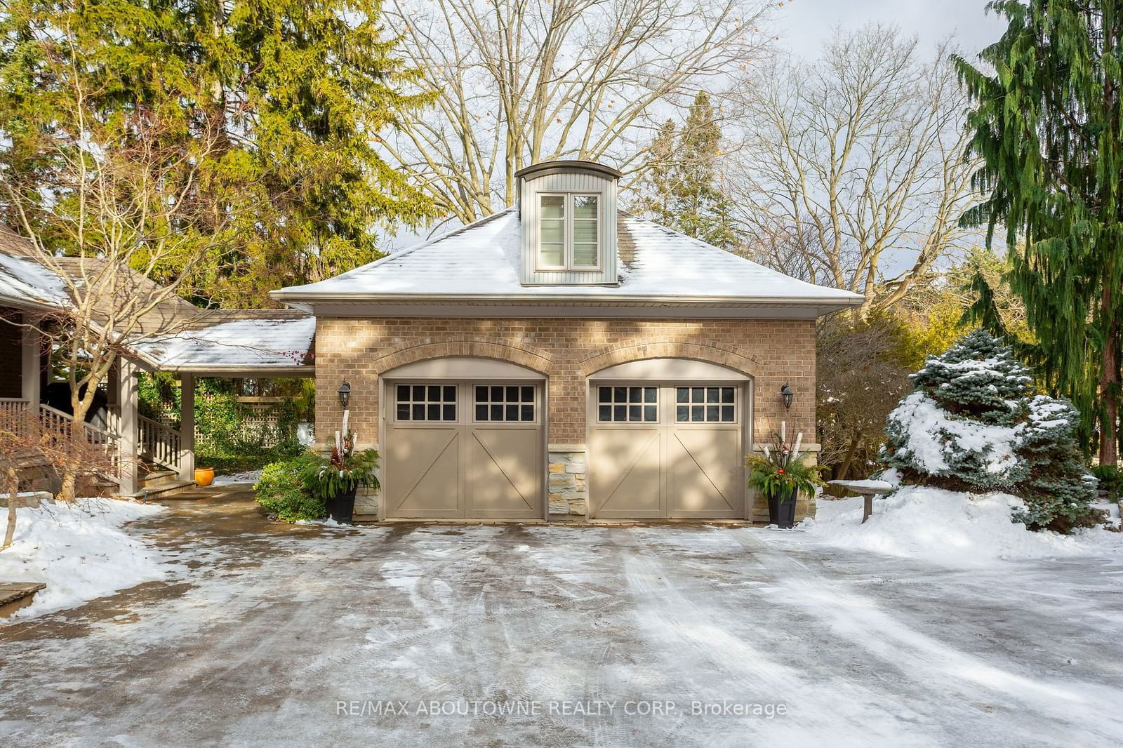 Detached House sold at 4179 Lakeshore Road, Burlington, Shoreacres, L7L 1A5 - MLS: W11960007