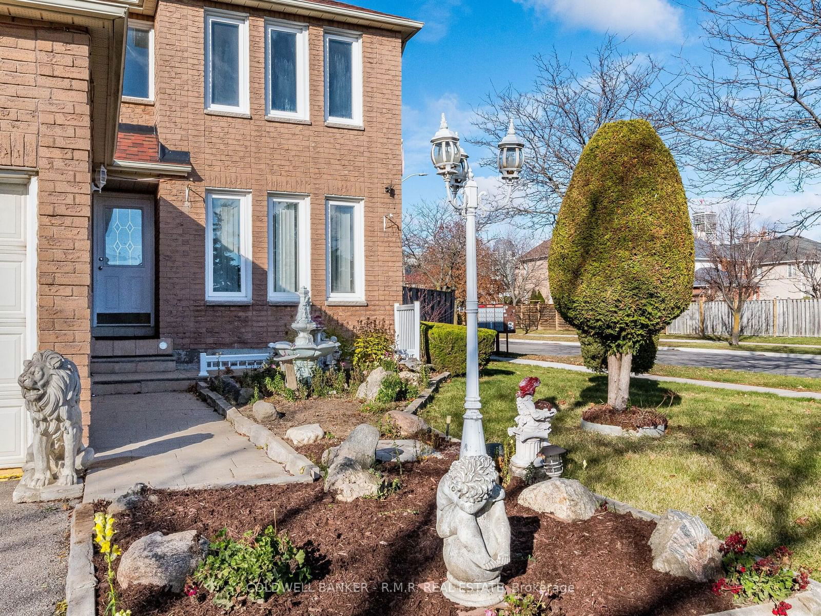 Detached House sold at 485 Naomi Crescent, Mississauga, Fairview, L5B 3S5 - MLS: W11960049