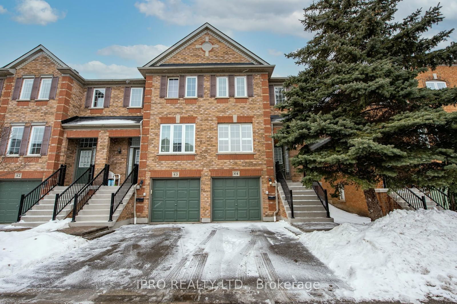 Townhouse sold at 64-5530 Glen Erin Drive, Mississauga, Central Erin Mills, L5M 6E8 - MLS: W11960128