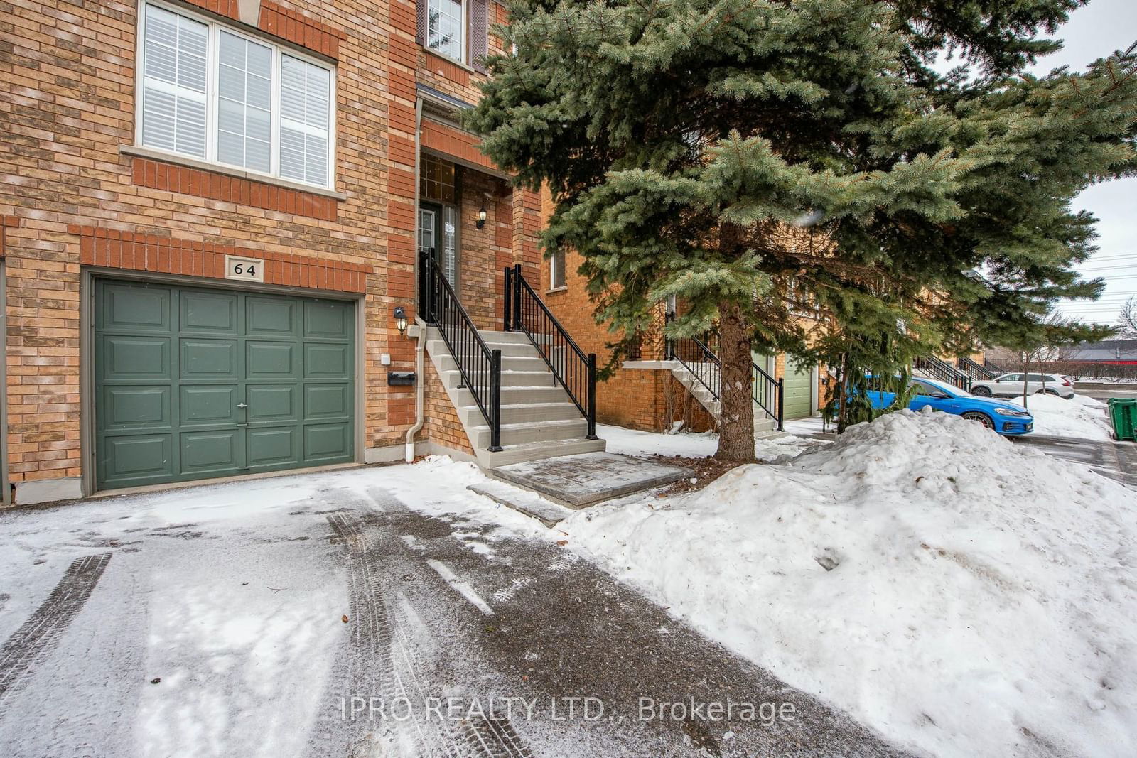 Townhouse sold at 64-5530 Glen Erin Drive, Mississauga, Central Erin Mills, L5M 6E8 - MLS: W11960128