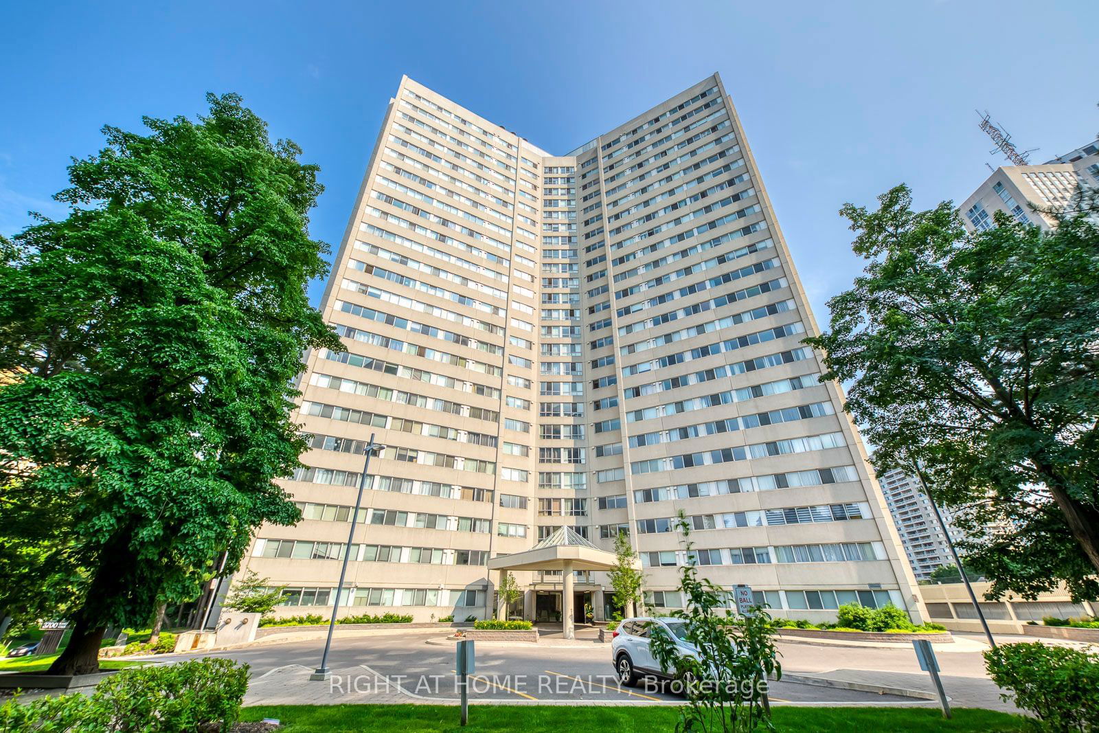 Condo for sale at 1412-3700 Kaneff Crescent, Mississauga, Mississauga Valleys, L5A 4B8 - MLS: W11960207