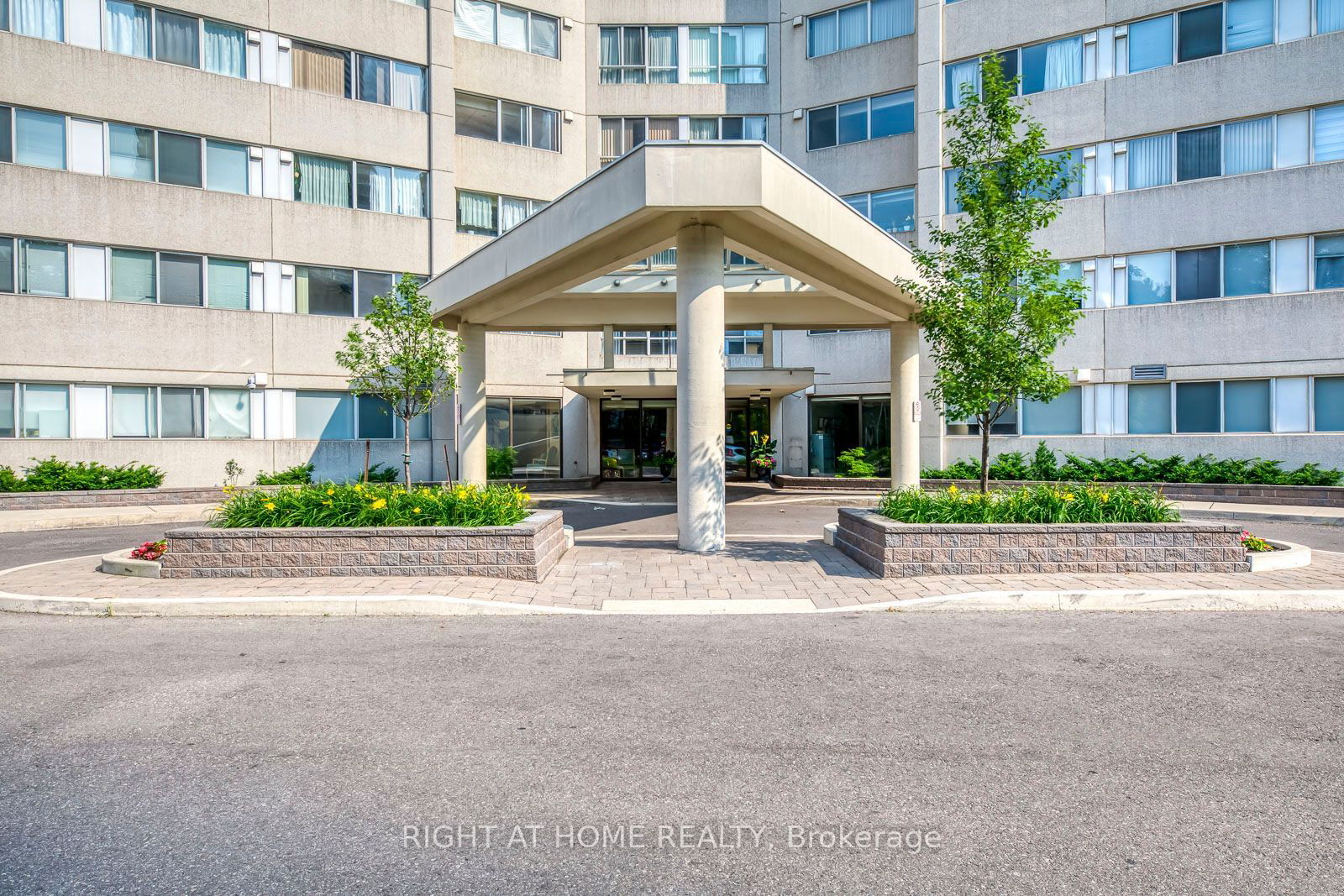 Condo for sale at 1412-3700 Kaneff Crescent, Mississauga, Mississauga Valleys, L5A 4B8 - MLS: W11960207