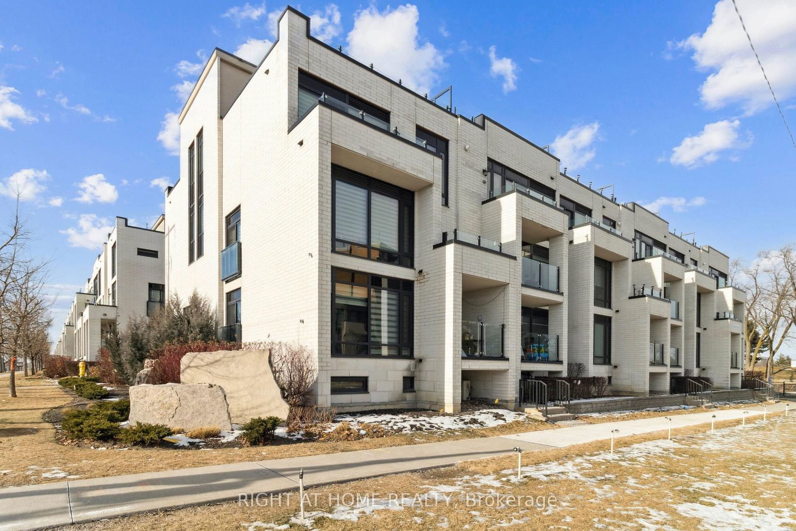 Building at 130 Widdicombe Hill Boulevard, Toronto, Willowridge-Martingrove-Richview