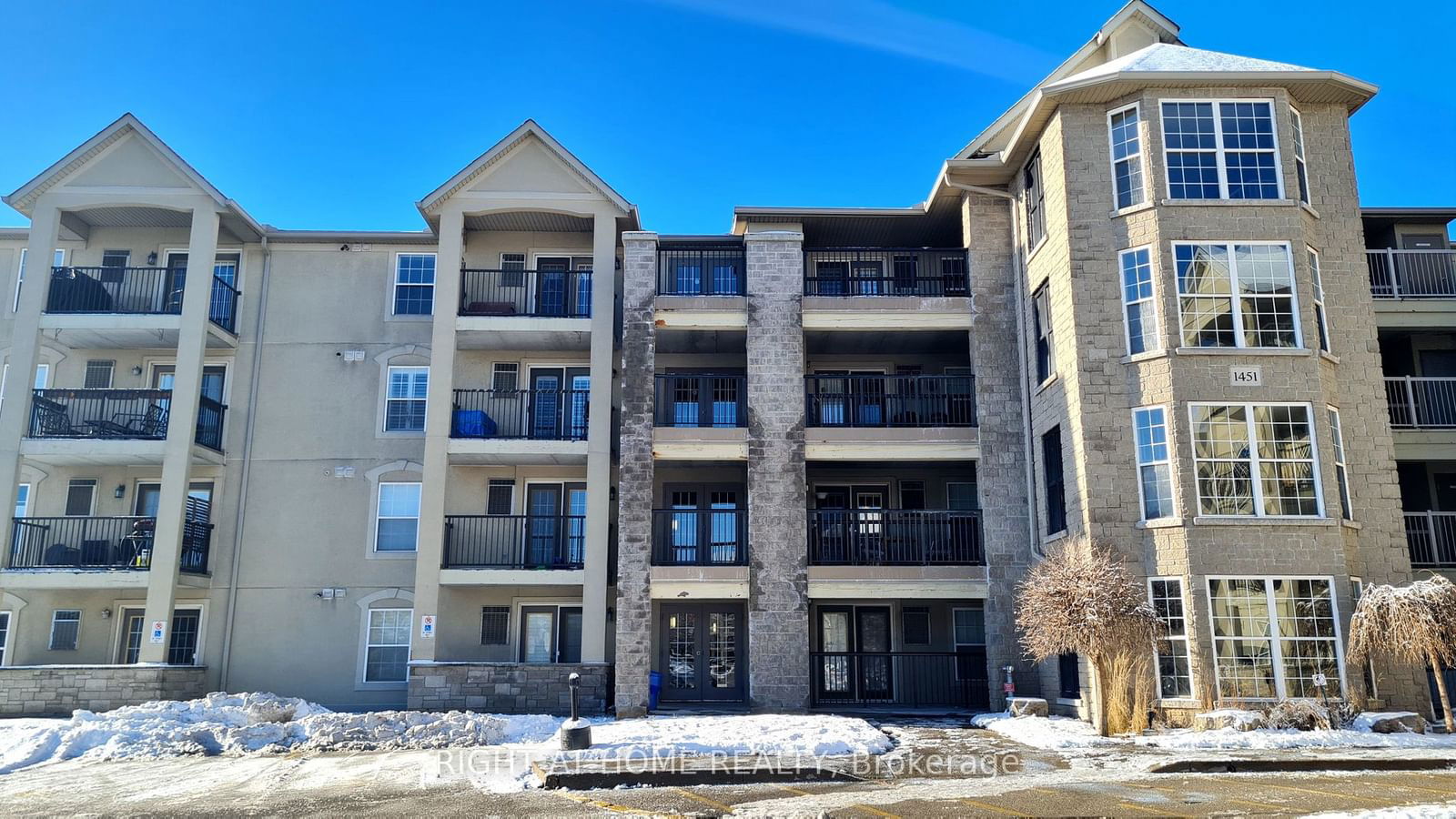 Condo for lease at 315-1451 Walker's Line, Burlington, Tansley, L7M 4P1 - MLS: W11960277