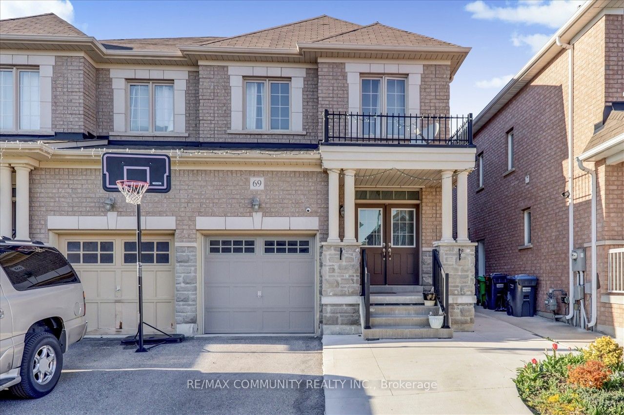 Semi-Detached House for sale at 69 Clearfield Drive, Brampton, Bram East, L6P 3J4 - MLS: W11960323