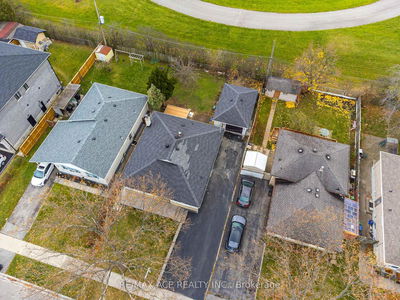15 Strathavon Dr, Toronto - Mount Olive-Silverstone-Jamestown image-0-2