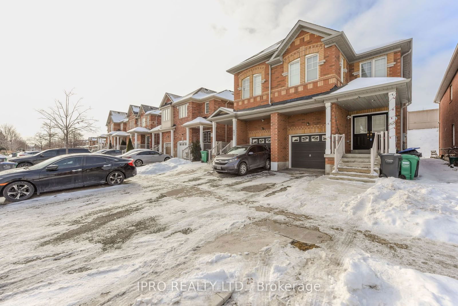 Semi-Detached House for sale at 209 Checkerberry Crescent, Brampton, Sandringham-Wellington, L6R 3P8 - MLS: W11960599