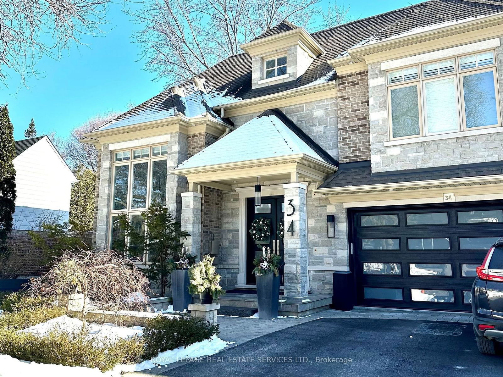 Detached House for sale at 34 Nottingham Drive, Toronto, Edenbridge-Humber Valley, M9A 2W5 - MLS: W11960614