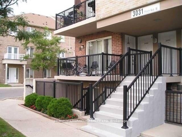 Townhouse leased at 2001-3031 Finch Avenue, Toronto, Humber Summit, M9M 0A3 - MLS: W11960683