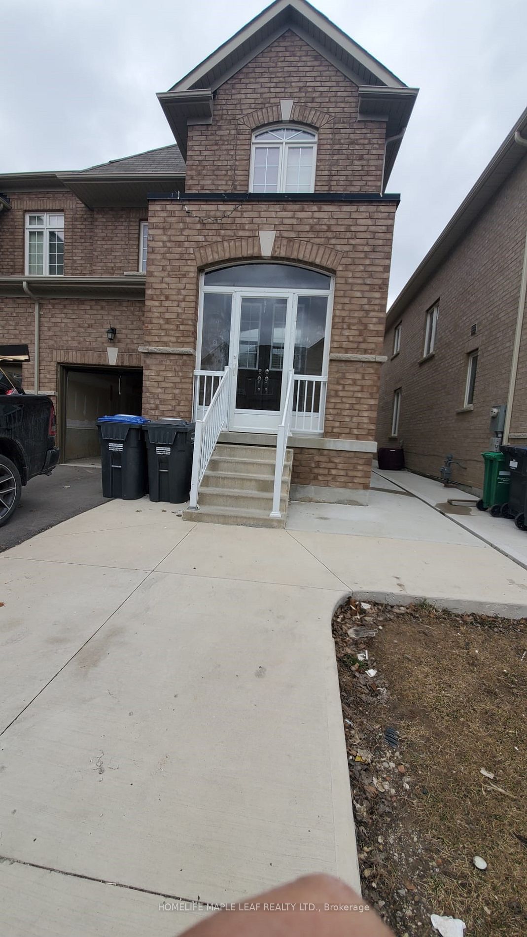 Semi-Detached House for lease at 5 Venza Crescent, Brampton, Credit Valley, L6X 5K6 - MLS: W11960693