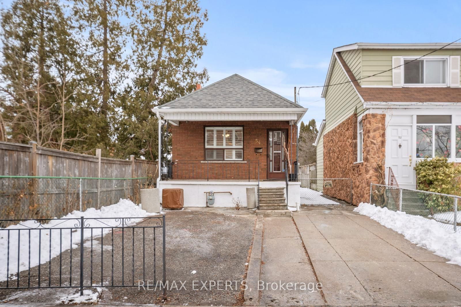 Detached House sold at 54 Dennis Avenue, Toronto, Mount Dennis, M6N 2T8 - MLS: W11960697