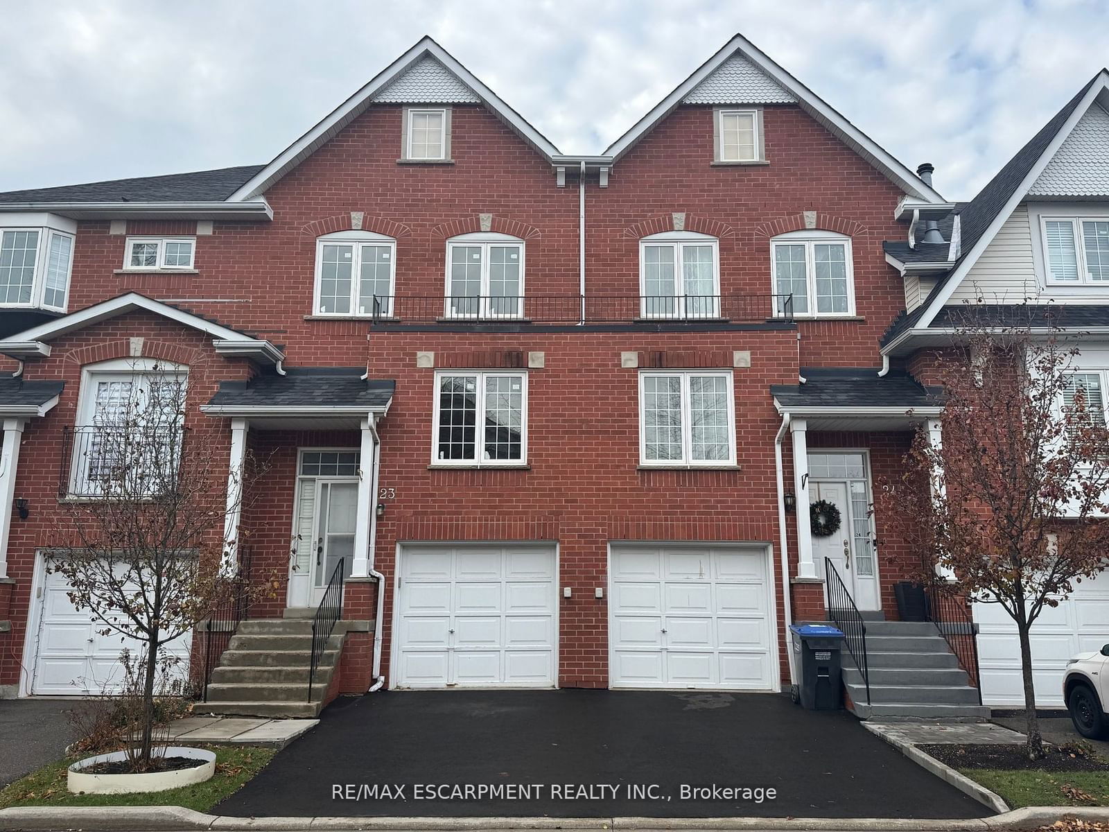 Townhouse for lease at 23-1575 South Parade Court, Mississauga, East Credit, L5M 6E9 - MLS: W11961086