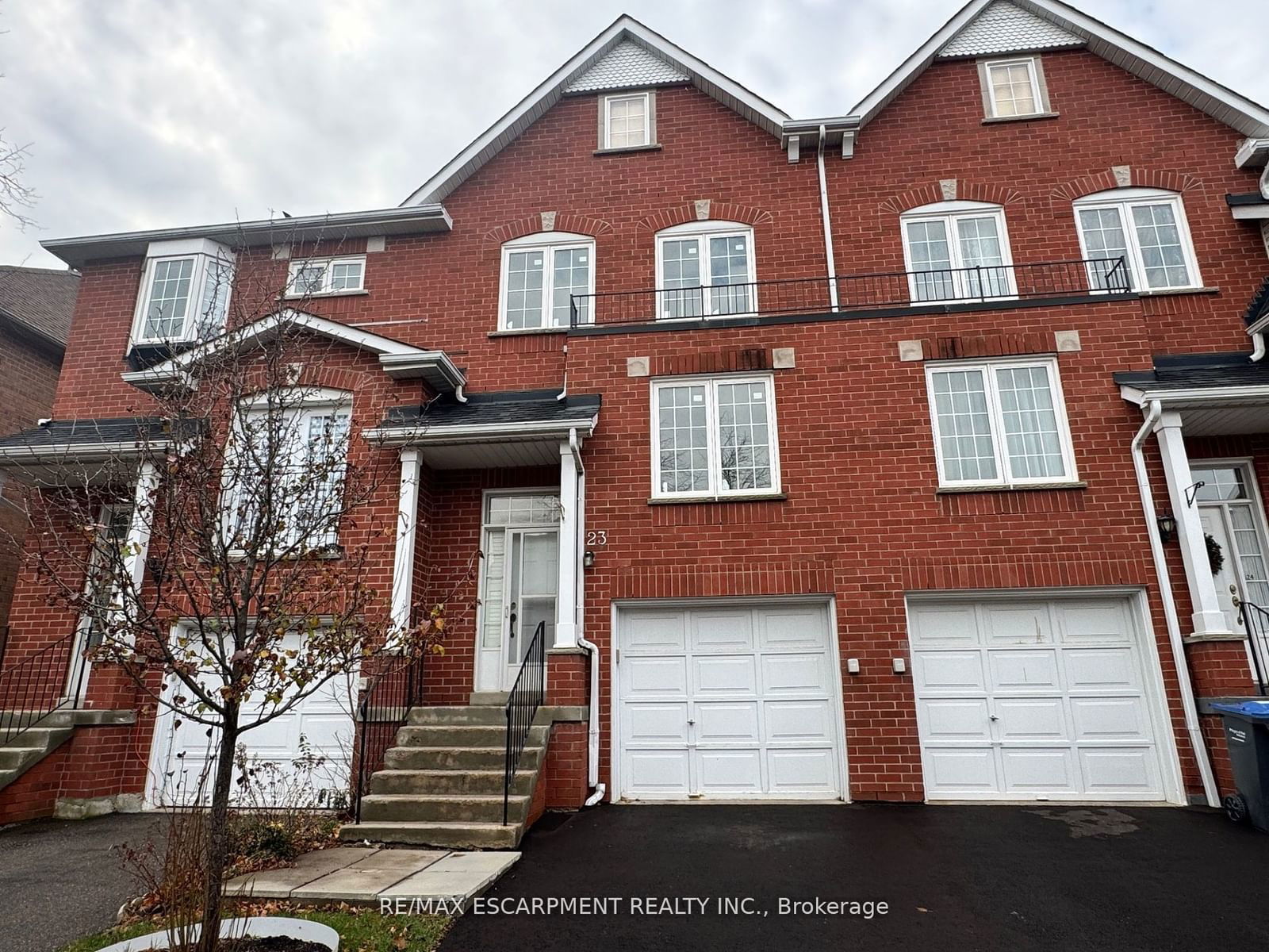 Townhouse for lease at 23-1575 South Parade Court, Mississauga, East Credit, L5M 6E9 - MLS: W11961086