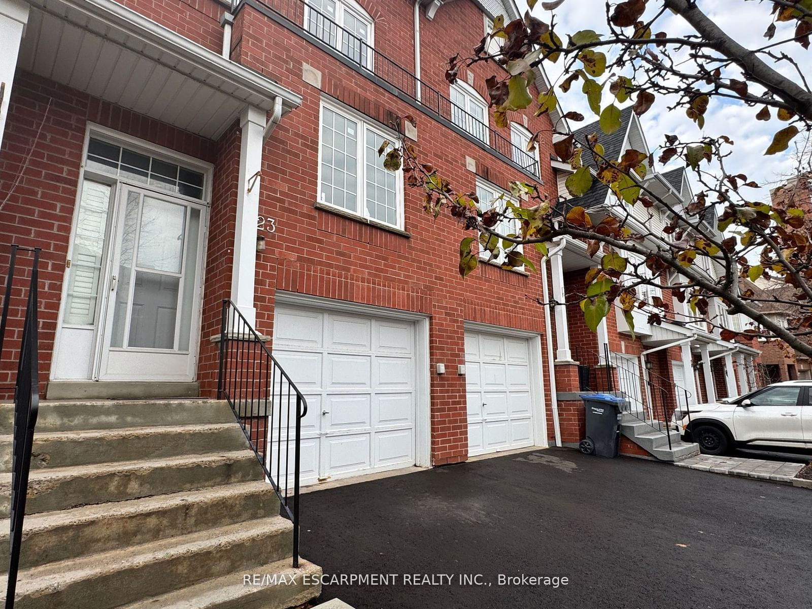 Townhouse for lease at 23-1575 South Parade Court, Mississauga, East Credit, L5M 6E9 - MLS: W11961086