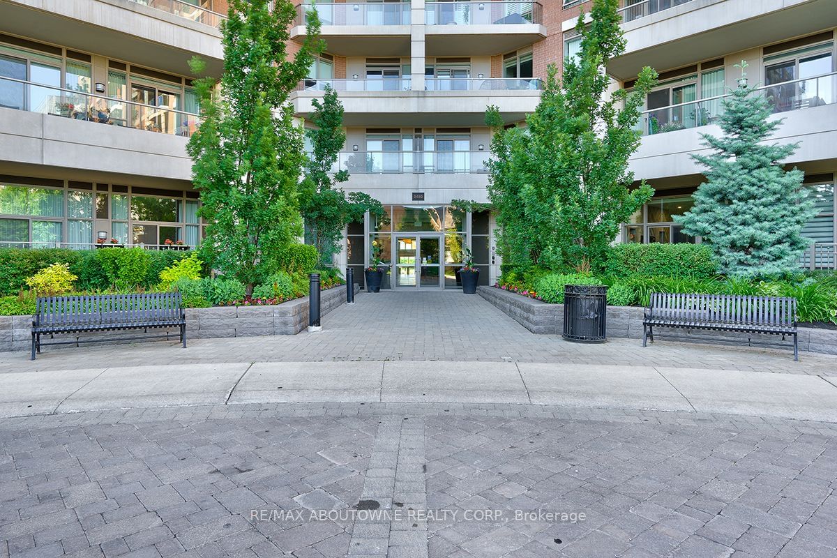 Condo for sale at 714-2480 Prince Michael Drive, Oakville, Iroquois Ridge North, L6H 0H1 - MLS: W11961125