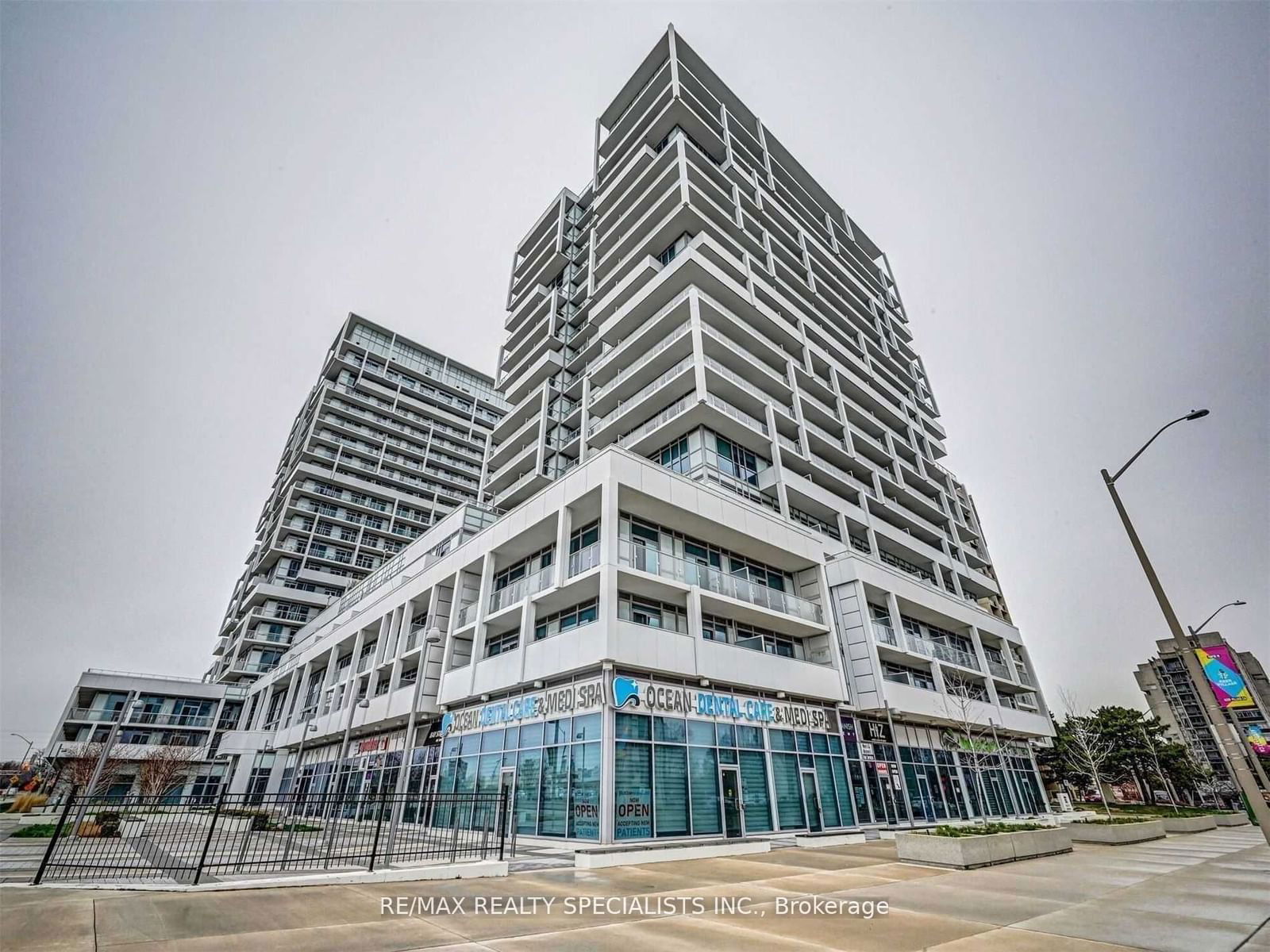 Condo for lease at 204-65 SPEERS Road, Oakville, QE Queen Elizabeth, L6K 3V5 - MLS: W11961131