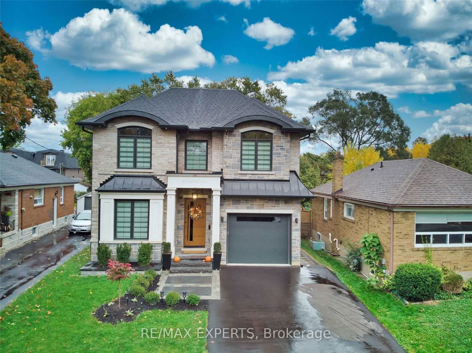 Detached House for sale at 48 Enfield Avenue, Toronto, Alderwood, M8W 1T8 - MLS: W11961265