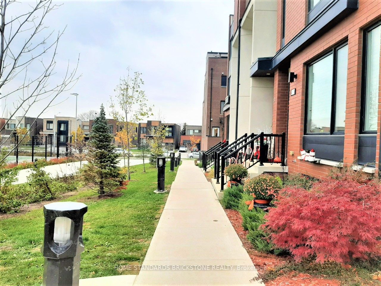 Townhouse for lease at 3-130 Frederick Tisdale Drive, Toronto, Downsview-Roding-CFB, M2K 0A8 - MLS: W11961431