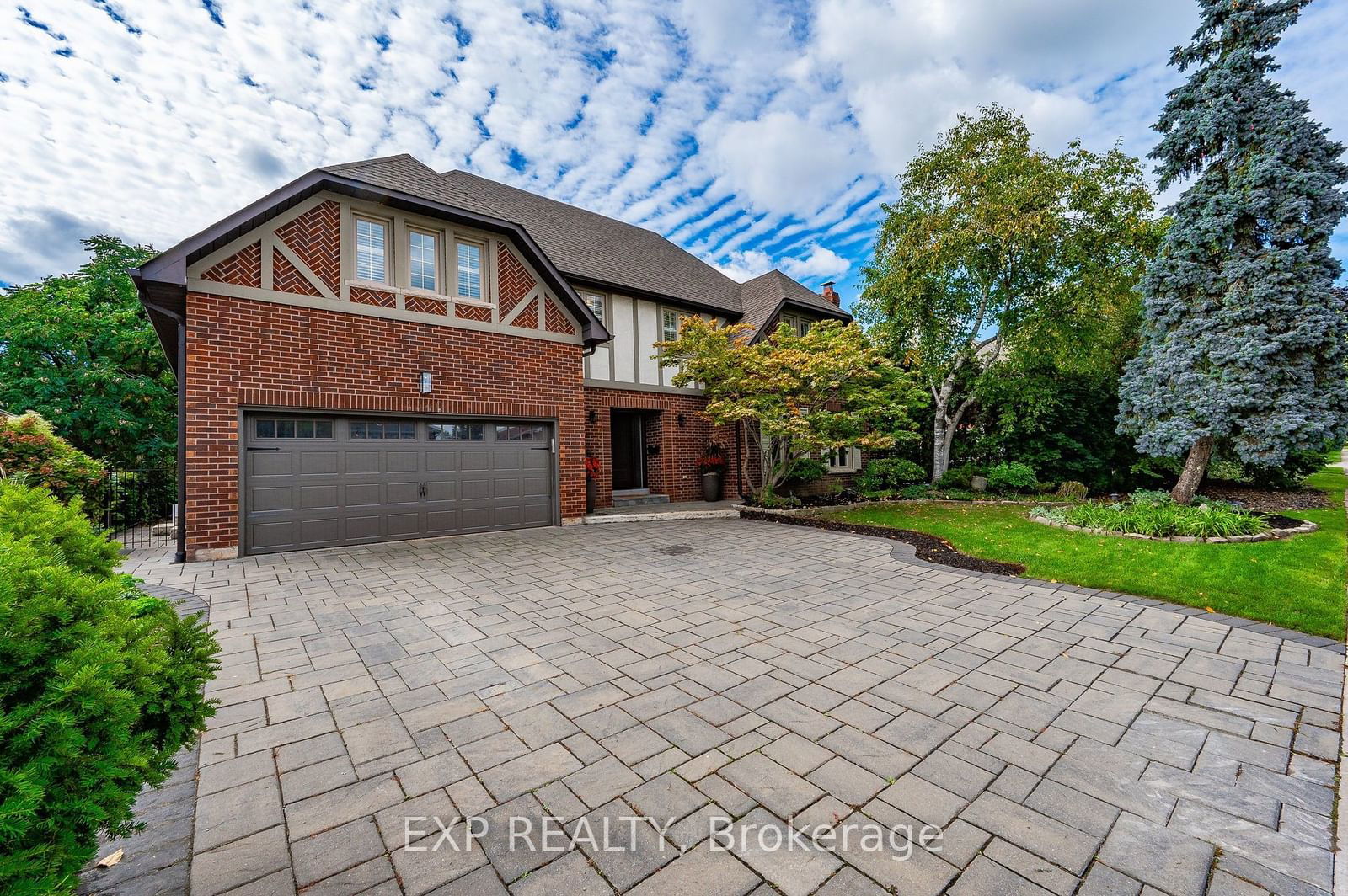 Detached House for sale at 1340 Greeneagle Drive, Oakville, 1007 - GA Glen Abbey, L6M 2M9 - MLS: W11961473