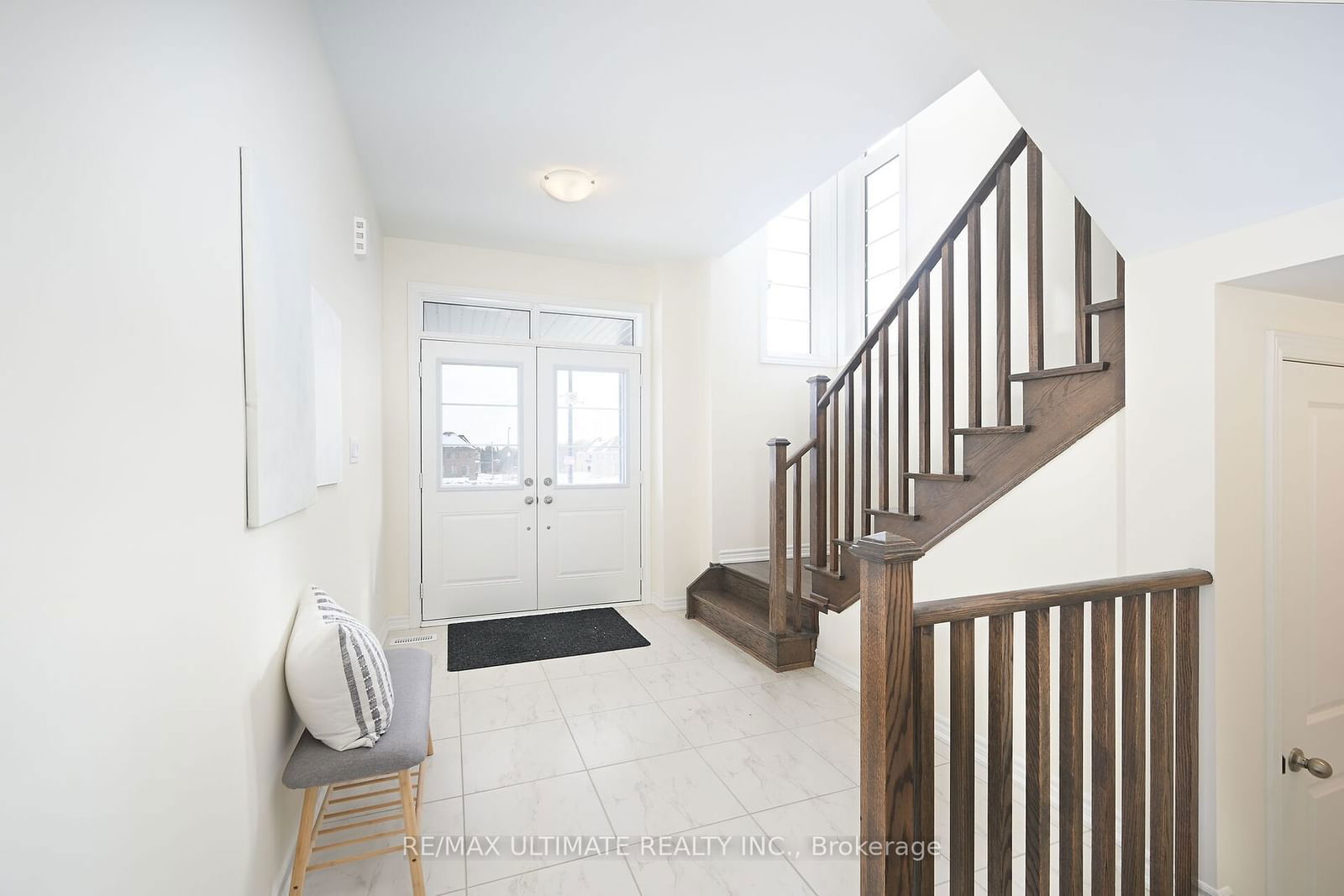 Detached House for sale at 18 Thresher Street, Brampton, Snelgrove, L6Z 3N1 - MLS: W11961515