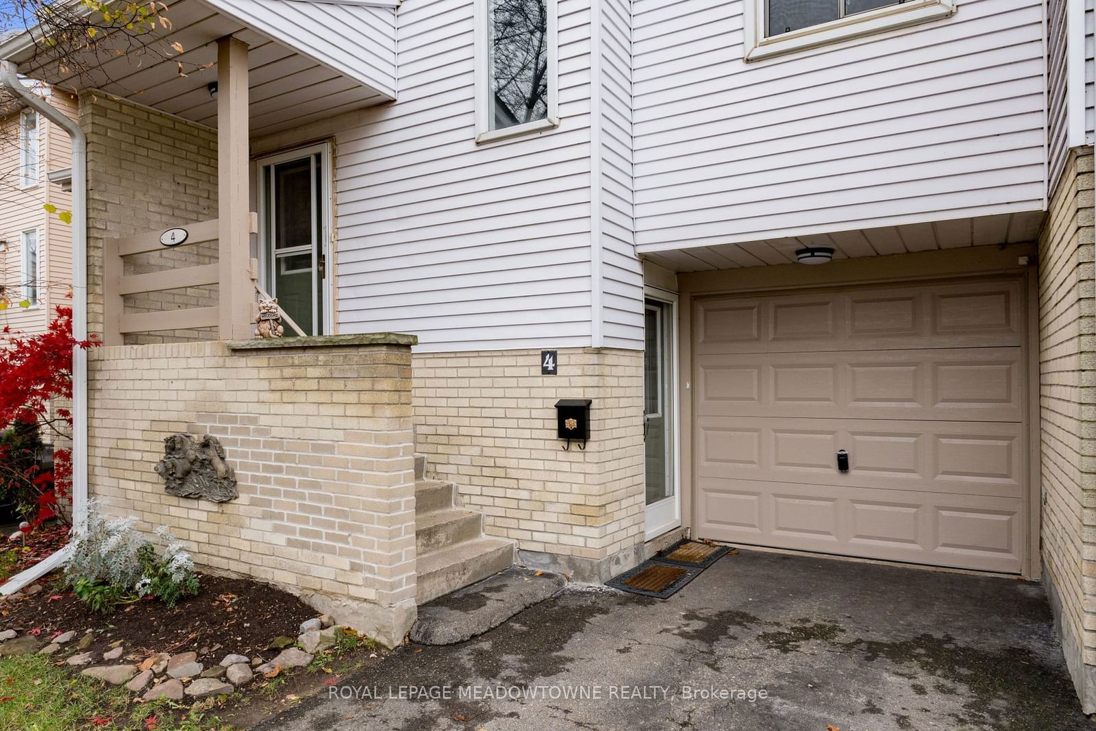 Townhouse for sale at 4 Lynden Circle, Halton Hills, Georgetown, L7G 4Y8 - MLS: W11961869