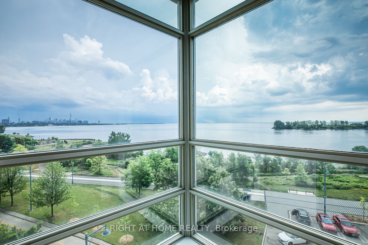 Condo for lease at 606-5 Marine Parade Drive, Toronto, Mimico, M8V 4B4 - MLS: W11961895