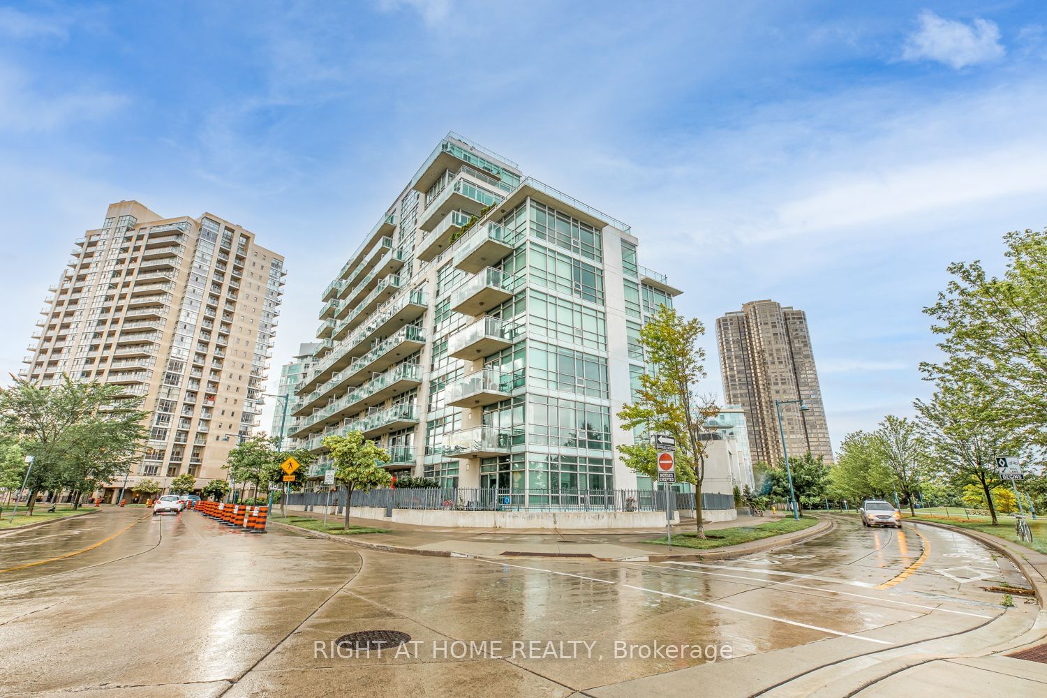 Condo for lease at 606-5 Marine Parade Drive, Toronto, Mimico, M8V 4B4 - MLS: W11961895