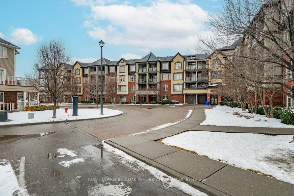 Condo for sale at 303-3060 Rotary Way, Burlington, Alton, L7M 0G9 - MLS: W11962190