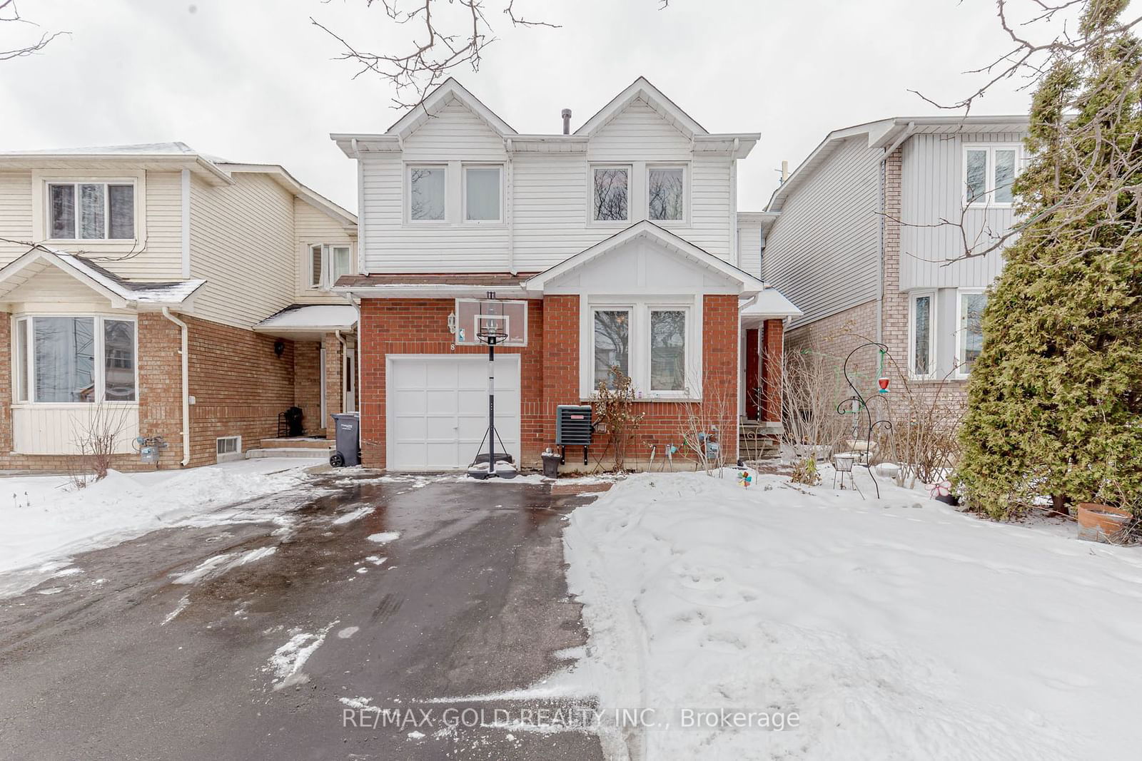 Detached House sold at 8 Saint Tropez Court, Brampton, Fletcher's Creek South, L6Y 4P9 - MLS: W11962511