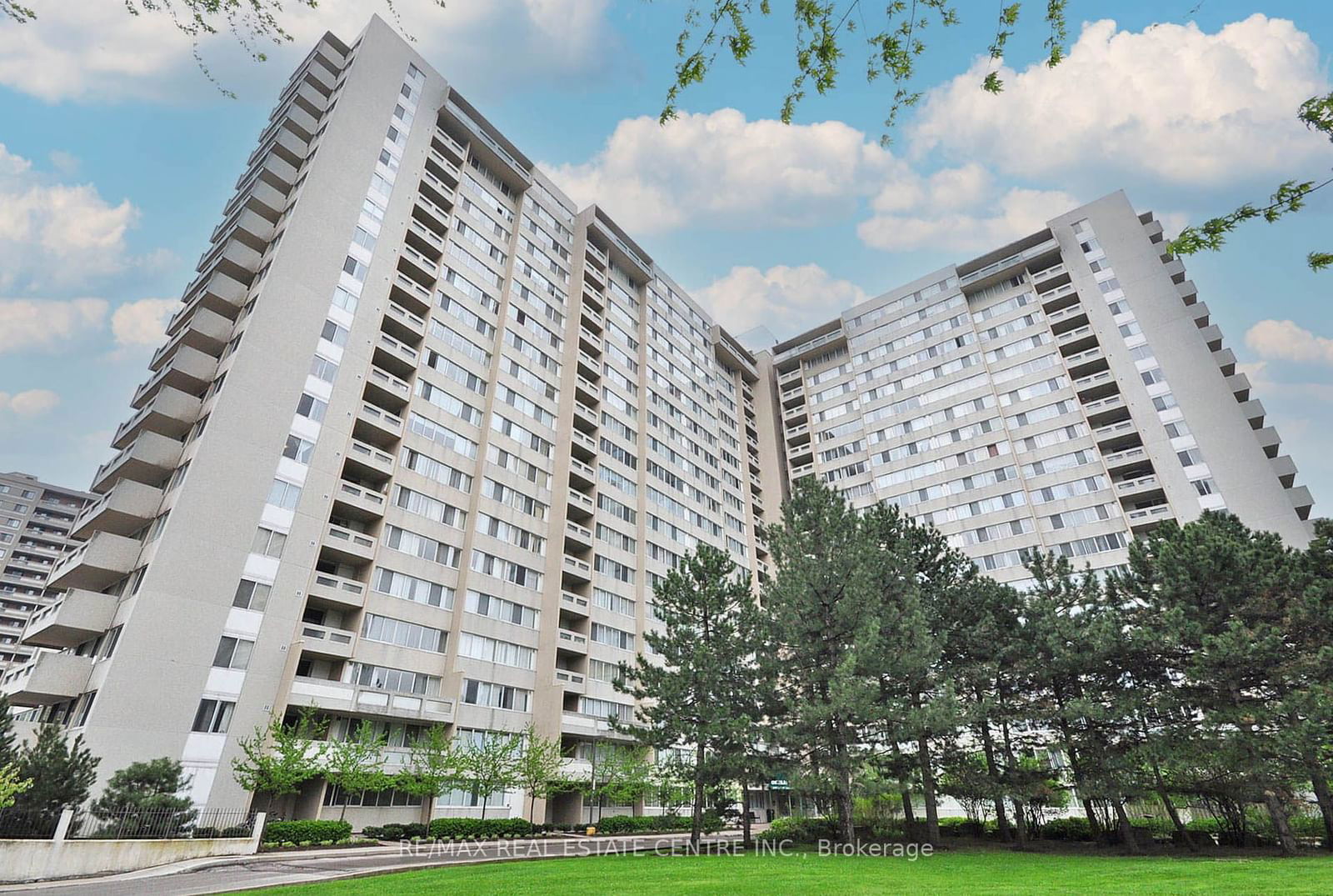 Condo for lease at 1512-3590 Kaneff Crescent, Mississauga, Mississauga Valleys, L5A 3X3 - MLS: W11962557