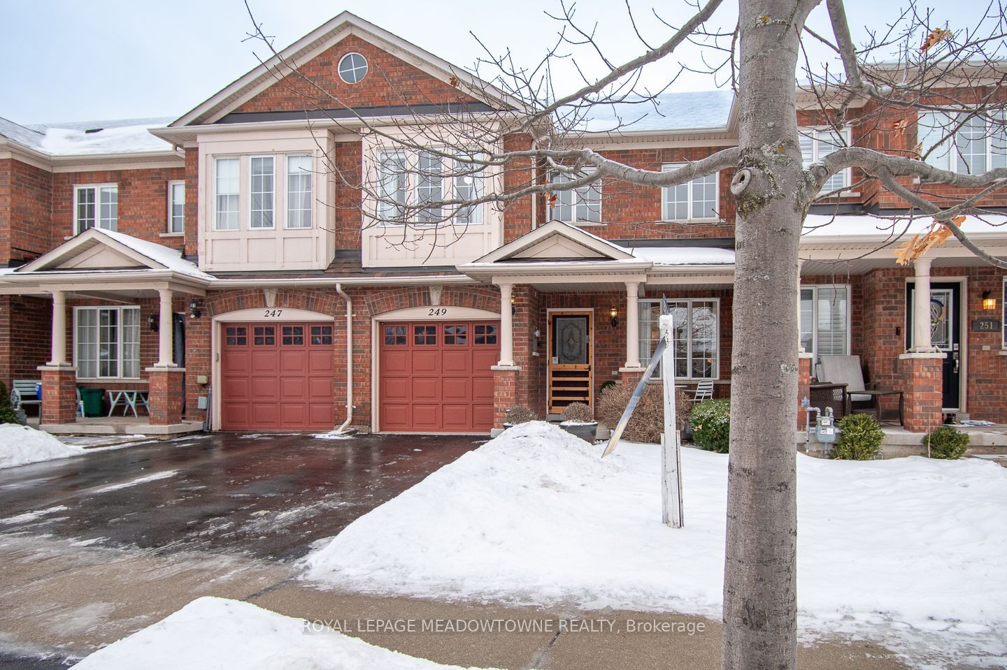 Townhouse sold at 249 Hadley Woods Terrace, Milton, Dempsey, L9T 5Y8 - MLS: W11962591