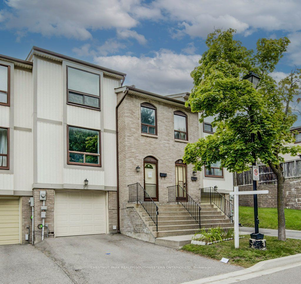 Townhouse for sale at 22 McMullen Crescent, Brampton, Central Park, L6S 3M2 - MLS: W11962632