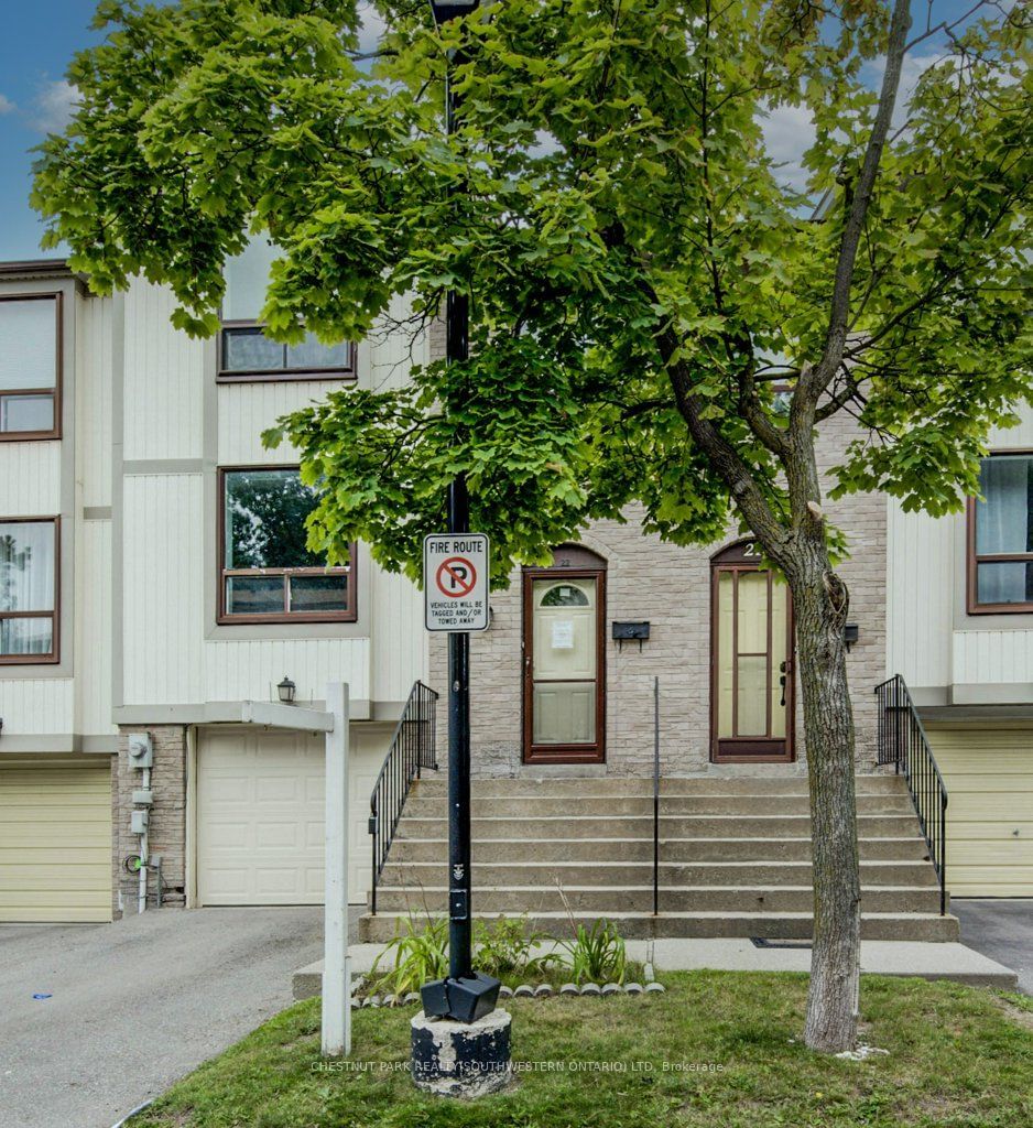 Townhouse for sale at 22 McMullen Crescent, Brampton, Central Park, L6S 3M2 - MLS: W11962632