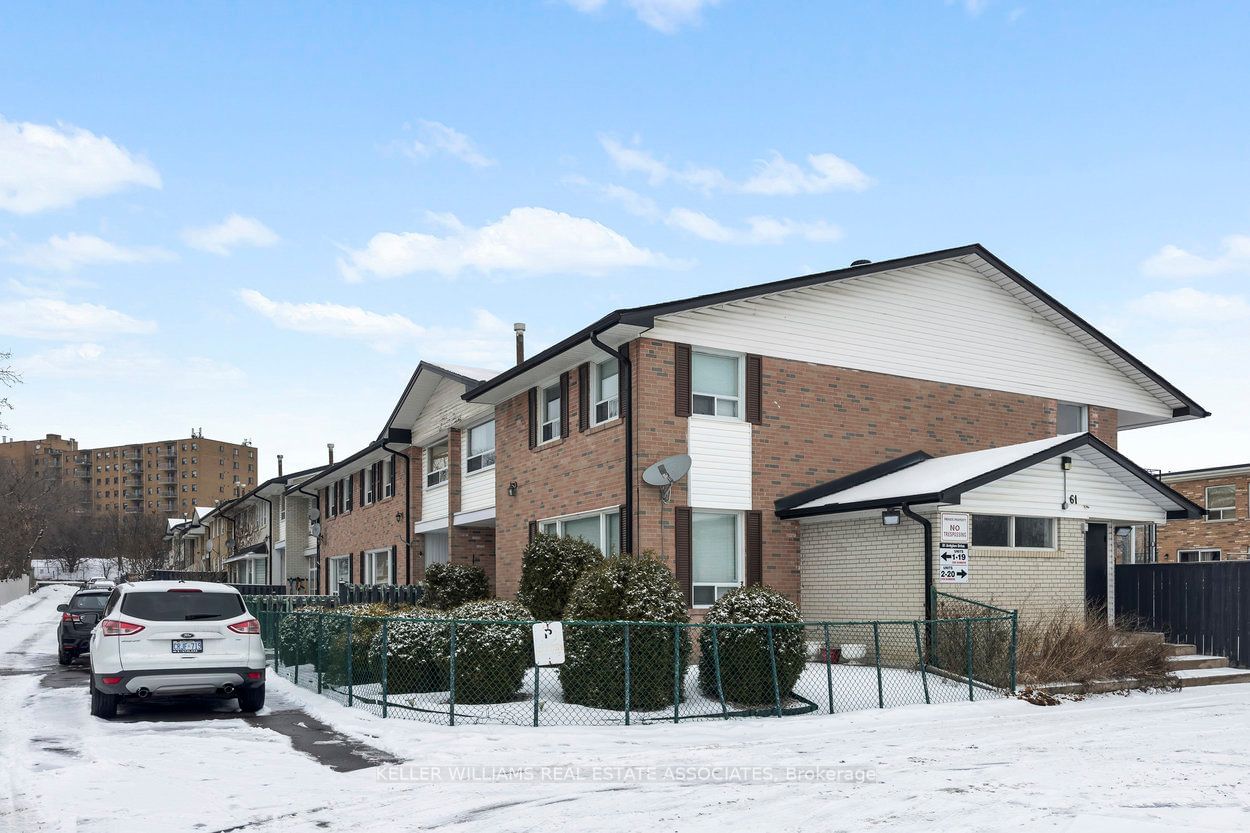 Townhouse for sale at 5-61 Ardglen Drive, Brampton, Brampton East, L6W 1V1 - MLS: W11962937